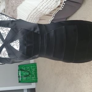 Beautiful little black cocktail dress 👗